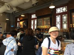 等位区-星巴克臻选(北京前门大街店)