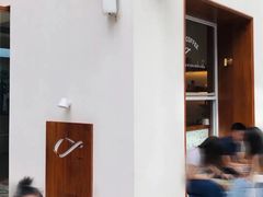 -Line 咖啡(石厦花园店)