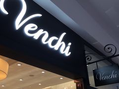 门面-VENCHI 闻绮(上海佛罗伦萨小镇店)