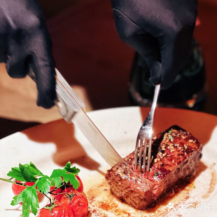 [礼花]北京探店｜京城氛围天花板，藏在西单大悦城的牛排家❗ 