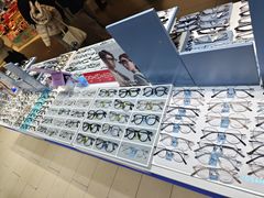 -美式眼镜·授权蔡司.依视路.尼康.豪雅.明月(南翔印象城店)