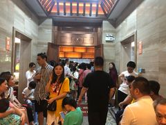 等位区-大佛寺高级素食自助餐厅
