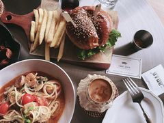 -三勾JJJ Burger&Coffee(梅溪湖店)
