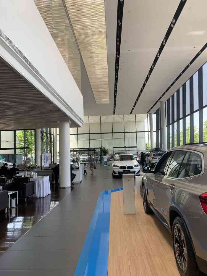 北京星德宝宝马5s店(朝阳店)-"家旁边的宝马店,步行三分钟,非常近.服.