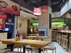 -魔都三兄弟酸辣粉·蘸卤炸串(虹桥万科店)