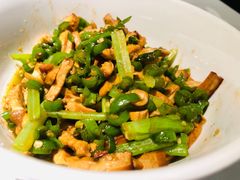 -费大厨辣椒炒肉(高铁吾悦广场店)