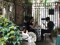 -古董花园(思南路42弄小区店)