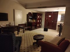 -深圳富苑皇冠假日套房酒店