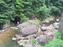 -安吉龙王山峡谷漂流