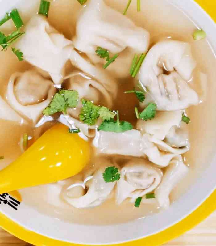 三宝馄饨(秦皇小区店)-"[薄荷]环境: 环境特别好,装修的很好看.