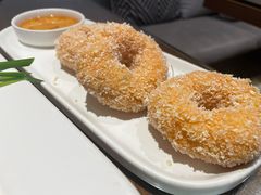 炸虾饼配泰国梅子酱-帕蓝·暹罗料理(大学路店)