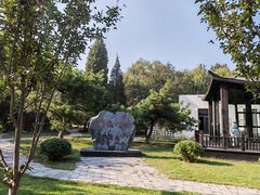 -稻香湖景欢乐岛温泉城堡