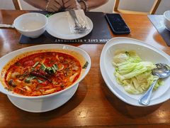 -Chom Cafe and Restaurant
