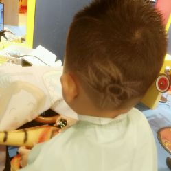 -Mini Me儿童美发王国(友好时尚购物城店)