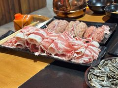 -果松木炭酸菜铜火锅·外婆参鸡汤