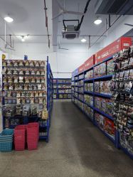 -逝水玩具折扣店