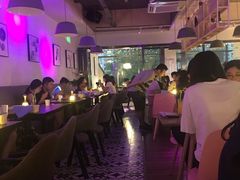 -樱花里音乐餐吧·牛扒椰子鸡(东圃店)