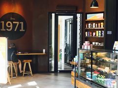 面包甜点陈列柜-星巴克(苏州石路百脑汇店)