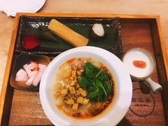 -乐领拈花溪·林涧食韵