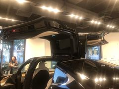 -TESLA 特斯拉(上海太古汇体验店)