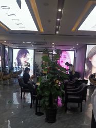 -藤野造型烫染·漂发