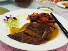 -深圳富苑皇冠假日套房酒店