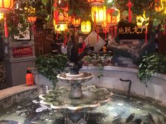 大堂-万里闯关东铁锅炖菜馆(高新旗舰店)