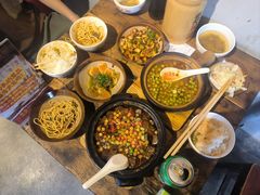 -有红鸡毛店·砂锅菜(抚琴夜市店)