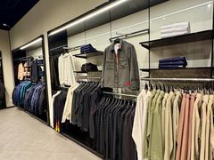 -百年港湾奥特莱斯(香炉礁店)