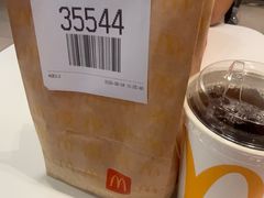 -麦当劳(上海虹桥站30B检票口楼上)