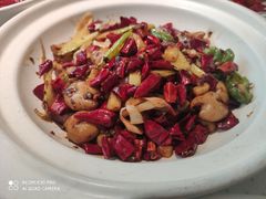 -江渔儿酸菜鱼·拔草餐厅(虎门君乐汇店)