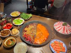 -萍姐火锅·公路夜市(武汉首店)