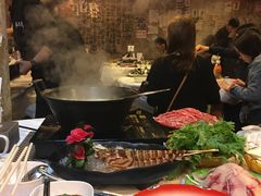 -鲜入围煮花胶鸡海鲜火锅