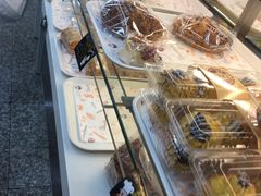 -新月蛋糕西点专卖店(大麦街店)