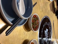 -左庭右院鲜牛肉火锅(金山万达店)