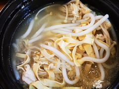 -丽虹云南过桥米线(兴工街店)