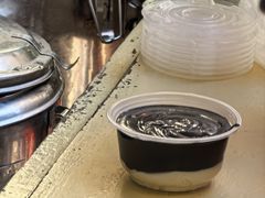 黑芝麻糊拼豆腐花-钟姨糖水(惠城店)