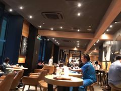 大堂-星巴克(杭州湖滨银泰E区店)