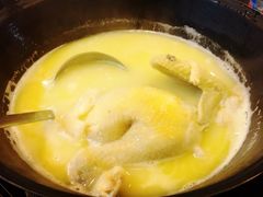 -鲜入围煮花胶鸡海鲜火锅