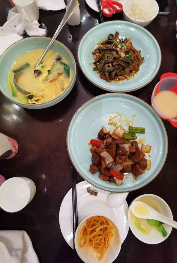 打分 非常nice的酒店中餐,可以边看kitty乐园的景观一边吃饭,并且味道