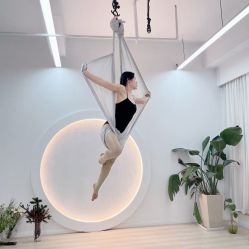 -小黑裙瑜伽·普拉提
