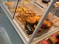 -绿姿鲜奶烘焙(世南西路店)