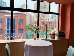 靠窗位-Kathleen's Waitan 凯圣琳江景西餐厅(外滩店)