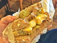 牛油果焙果-星巴克(北京首都国际机场7店)