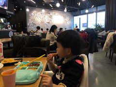 -汽车博物馆主题餐厅