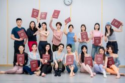 -亚太瑜伽普拉提学院