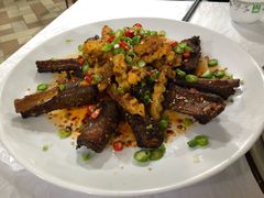手抓排骨-鲁朗纳麦石锅鸡庄园