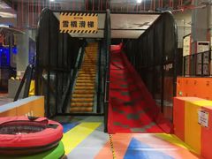 -嗨翻Hi-Fun竞技主题乐园·蹦床亲子生日轰趴(国光1937店)