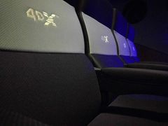 -UME影城(4DX情侣金牛店)