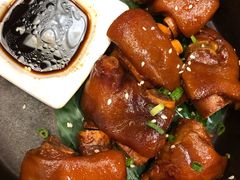 -云海肴·汽锅鸡·云南菜(天山百盛优客店)